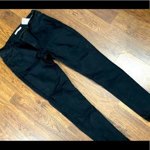 Levi’s black skinny jeans